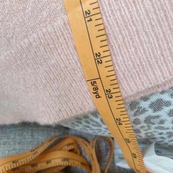 Rachel Parcell Lightweight Blush Sweater with pearl accents - Picture 4 of 12